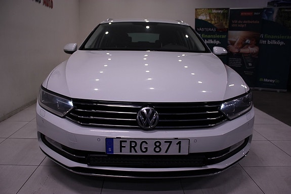 Volkswagen Passat 9 of 29