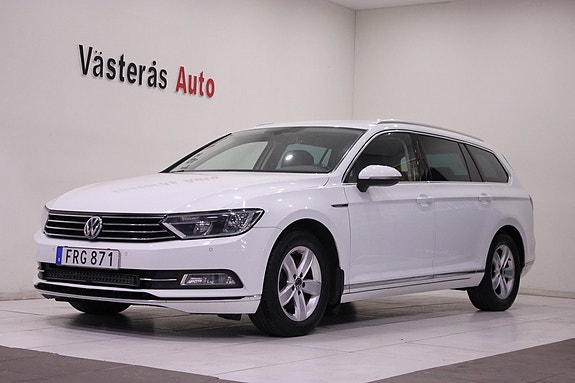 Volkswagen Passat 3 of 29