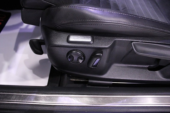Volkswagen Passat 13 of 29