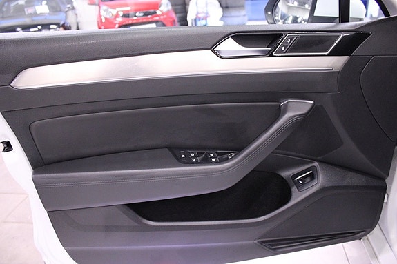 Volkswagen Passat 29 of 29