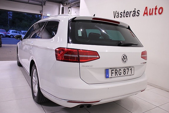 Volkswagen Passat 6 of 29