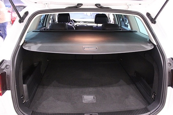 Volkswagen Passat 23 of 29