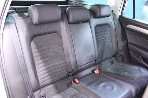 Volkswagen Passat 22 of 29