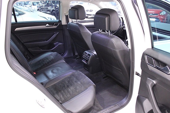 Volkswagen Passat 21 of 29