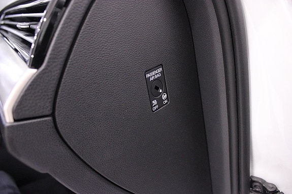 Volkswagen Passat 19 of 29