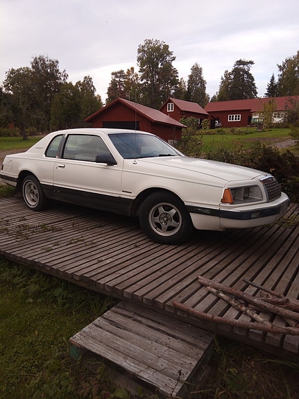 Ford Thunderbird 5 of 5