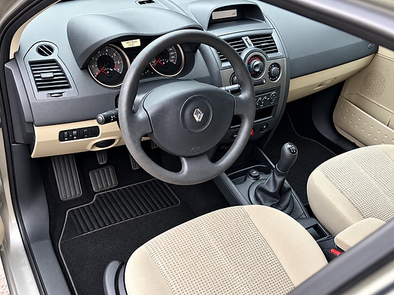 Renault Megane II 5 of 6