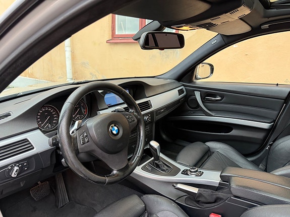 BMW 330d 14 of 24