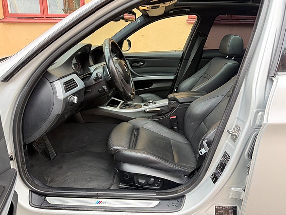 BMW 330d 15 of 24