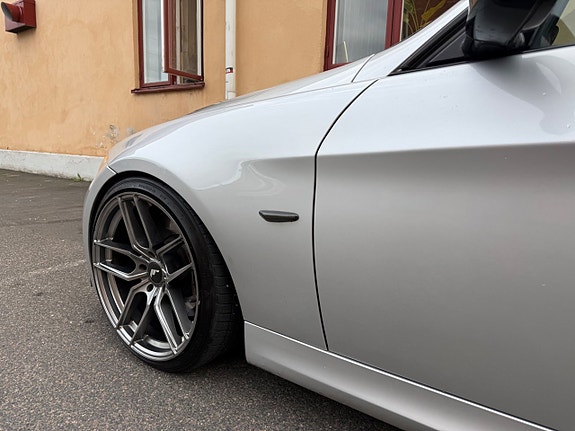 BMW 330d 12 of 24