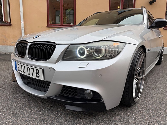 BMW 330d 4 of 24