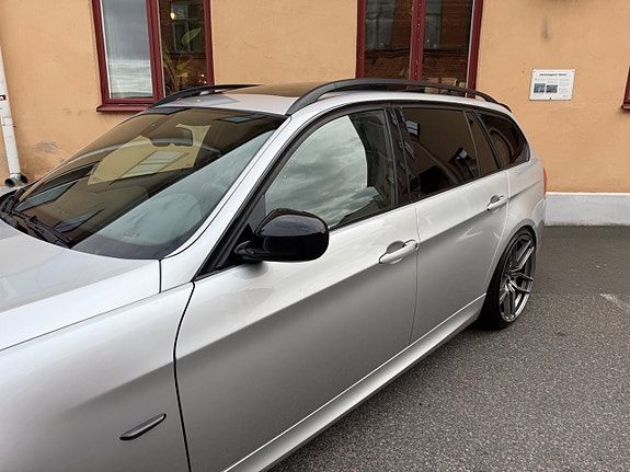 BMW 330d 5 of 24