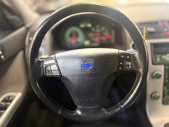 Volvo V50 12 of 22