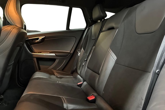 Volvo V60 14 of 22