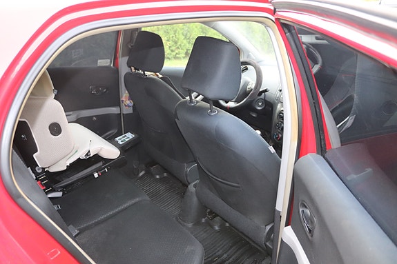 Toyota Yaris 5 of 5