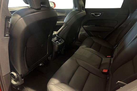Volvo XC60 13 of 29