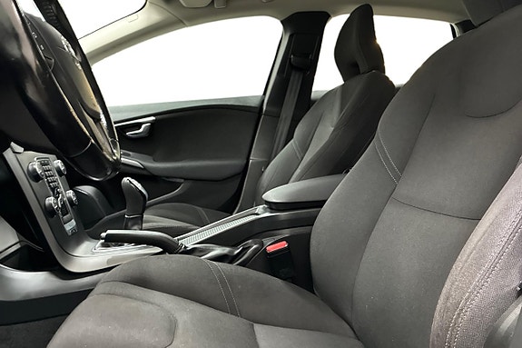 Volvo V40 13 of 19