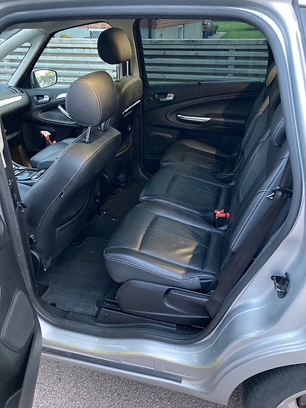 Ford S-MAX 7 of 10