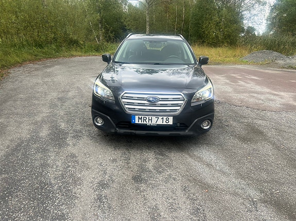 Subaru Outback 2 of 7