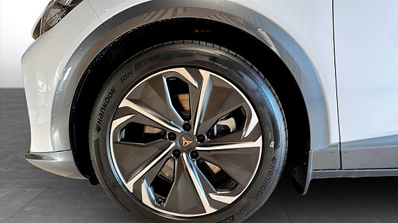 Cupra Tavascan 6 of 12