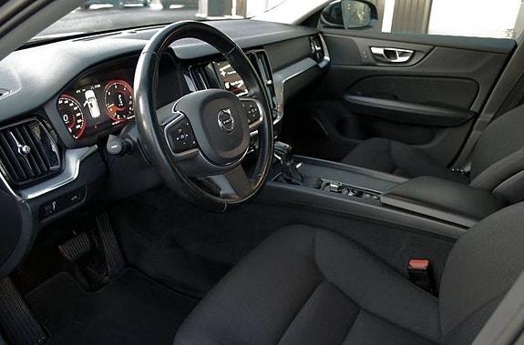 Volvo V60 25 of 30