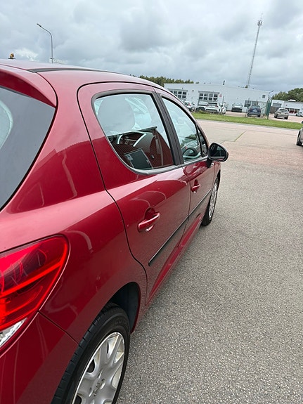 Peugeot 207 3 of 11