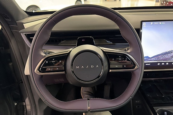 Mazda CX-6e 11 of 12