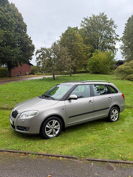 Skoda Fabia 2 of 12