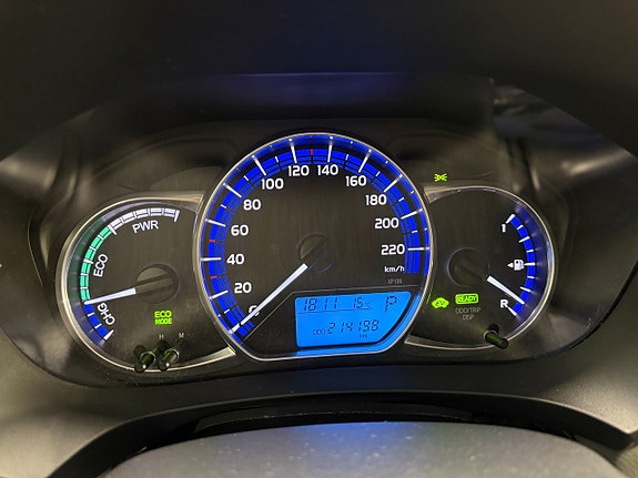 Toyota Yaris 17 of 19