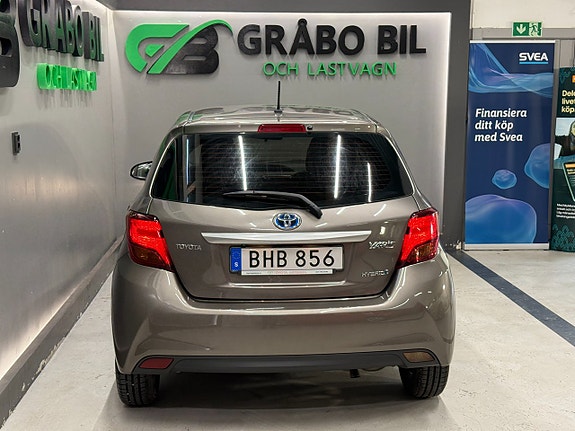 Toyota Yaris 8 of 19