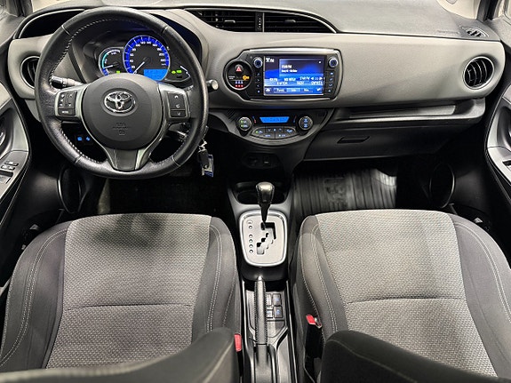 Toyota Yaris 13 of 19