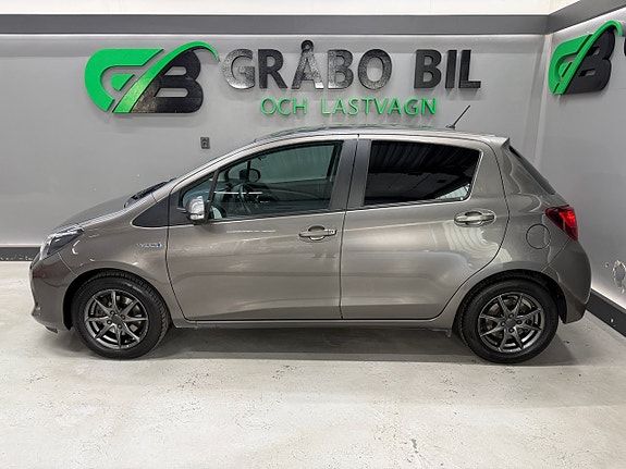 Toyota Yaris 2 of 19