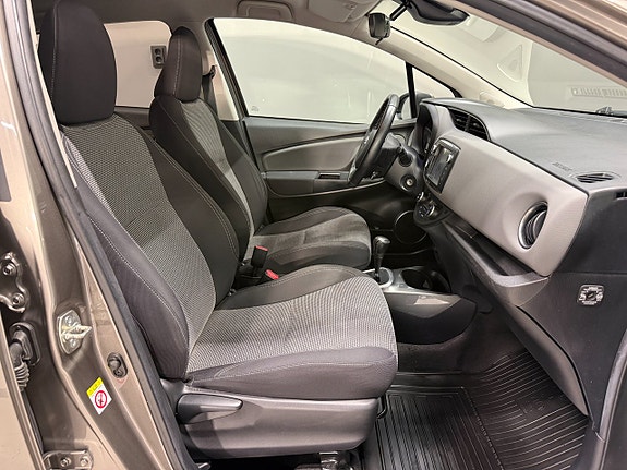 Toyota Yaris 10 of 19