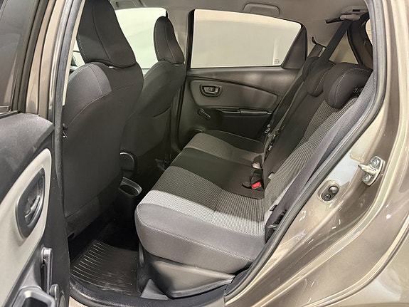 Toyota Yaris 11 of 19