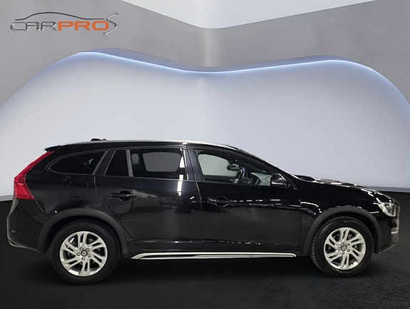 Volvo V60 Cross Country 5 of 12