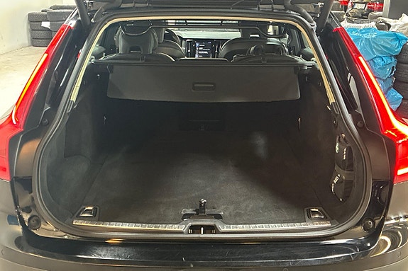 Volvo V90 Cross Country 10 of 28