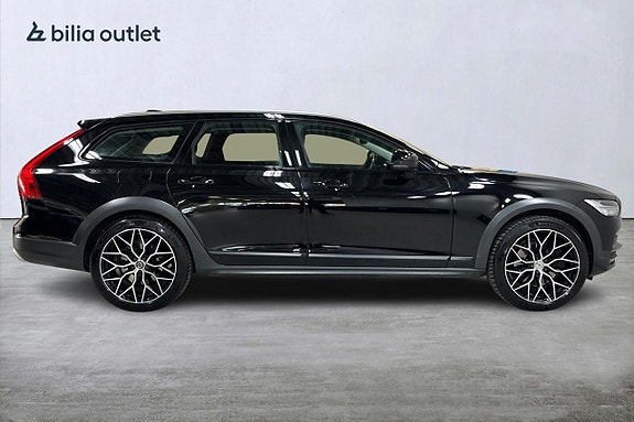 Volvo V90 Cross Country 5 of 28