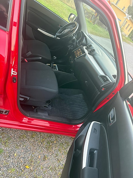 Suzuki Swift 9 of 17