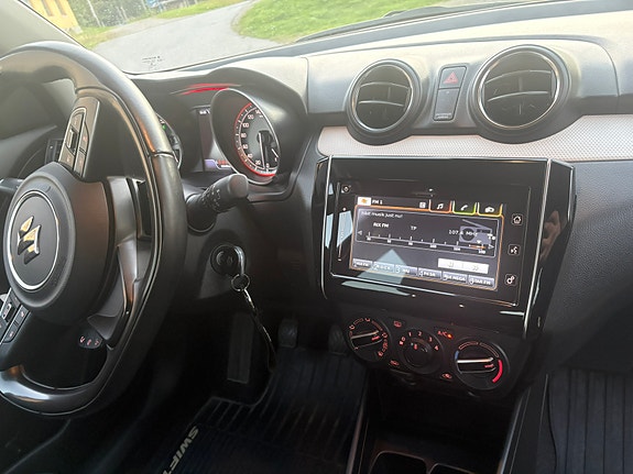 Suzuki Swift 12 of 17