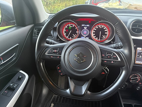 Suzuki Swift 8 of 17