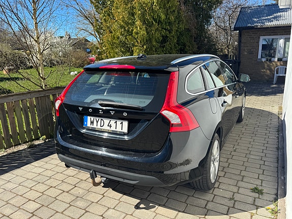 Volvo V60 3 of 5