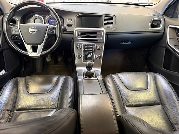 Volvo V60 4 of 5