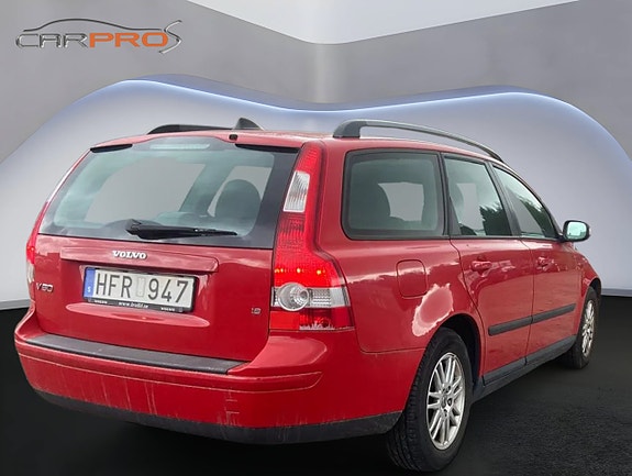 Volvo V50 3 of 7