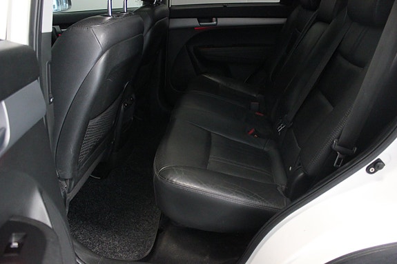 Kia Sorento 16 of 30