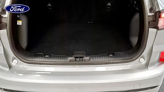 Ford Kuga 10 of 12