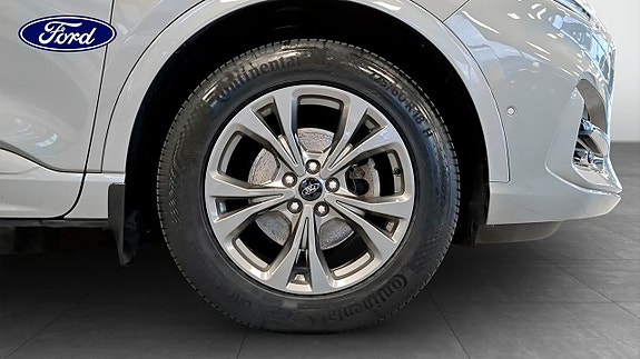 Ford Kuga 9 of 12