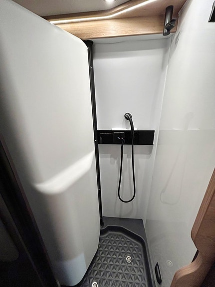 Knaus BOXLIFE 600 MQ POP-UP AUTOMAT ADAPTIV FARTHÅLLARE DIESELVÄRMARE PLATINUM SELECTION 2027 30 of 30
