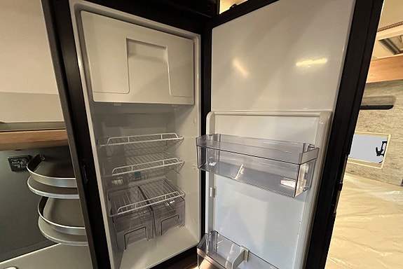 Knaus BOXLIFE 600 MQ POP-UP AUTOMAT ADAPTIV FARTHÅLLARE DIESELVÄRMARE PLATINUM SELECTION 2027 23 of 30