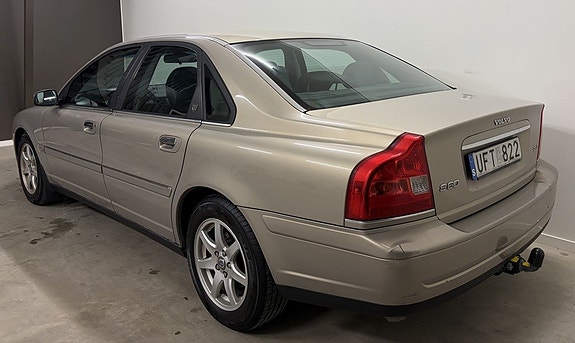 Volvo S80 3 of 11