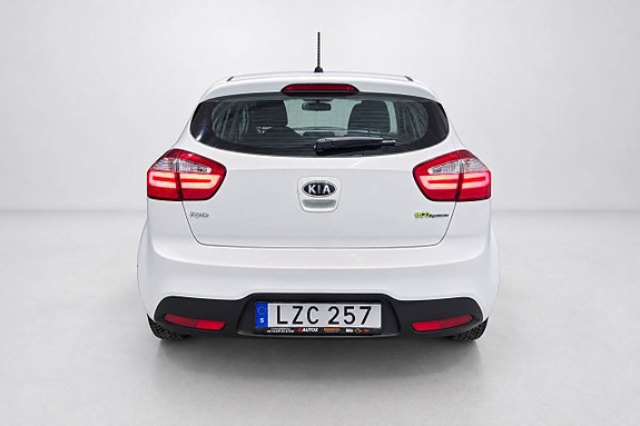Kia Rio 7 of 17